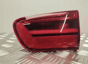 Bmw F20 F21 lampa w klapę bagażnika prawa tył 7359020 2