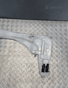 BMW X3 F25 X4 F26 ZBIORNICZEK PŁYNU SPRYSKIWACZY 7341926 3