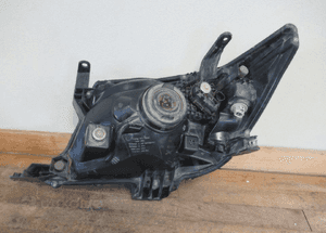 Lampa przednia przód prawa toyota hilux vii 7 lift 2013-2015 rok 6