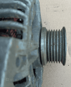 Renault Megane Scenic II Clio III 07 1.5 DCI alternator Bosch 8200660033-A 4