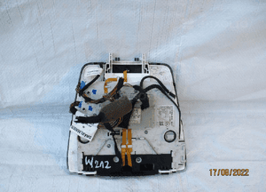 Mercedes W212 lampka kabiny A2129064301 4