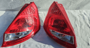 Lampa prawa lewa tył tylna ford fiesta MK7 8A61-13404-AE 8A61-13405-AE 2
