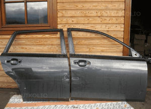 Subaru legacy v kombi drzwi prawe tylne 1