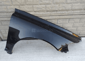 Volvo C70 2005- blotnik przedni prawy 1