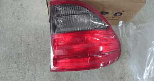Lampa prawy tyl mercedes W210 lift kombi 99-01 1
