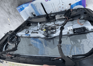 MERCEDES GL x164 klapa tylna szyba tylna klapy Zamek c 197 kamera 13