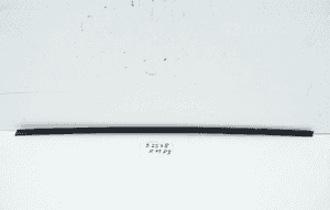 Listwa szyby prawy tył mercedes c W205 kombi 1
