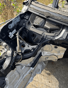 Podluznica cwiartka fartuch prawy przod bmw M3 F80 4