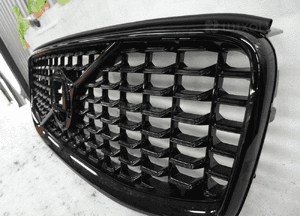 VOLVO XC60 II Lift R DESIGN grill atrapa 32409198 32133812 CAŁY 3