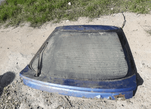 Mazda 323f bg 89-94 Tylna szyba klapa tylna w klapie 3