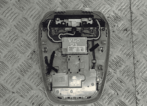Volvo V40 D3 lampka podsufitki światło kabiny 2