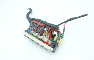 SKRZYNKA BEZPIECZNIKOW MASERATI 3200GT 98-02 3