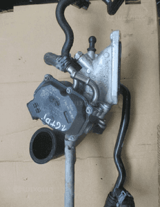 Króciec kolektora przepustnica 1.6 tdi 04L131501C 1
