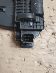 Zamek tylnej klapy tyl peugeot 5008 9151487499TH (5124795512) 6