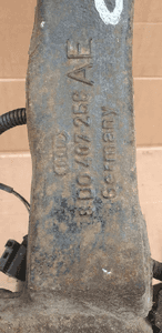 Zwrotnica piasta prawy przód VW Passat B5 8D0407258AE 6