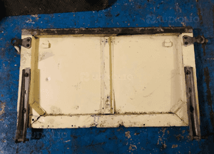 Tylna burta klapa Land Rover Defender Pickup 1