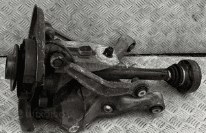 ZWROTNICA PIASTA WAHACZ LEWY TYL BMW M5 E61 1