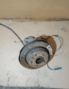 Zwrotnica piasta lewy tył tylna lewa wahacz BMW 5 E39 3.0D 2