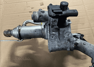 Zawór EGR chłodnica spalin 147352070R Nissan Qashqai 1.5 DCI 2