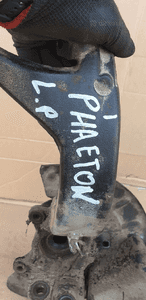 Zwrotnica piasta lewy przód przednia lewa VW Phaeton 3.2 R32 3D0407257E 10