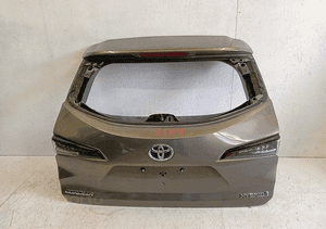 Klapa tył pokrywa bagażnika toyota corolla E21 kombi 2019- 1