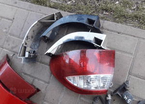 Mazda 626 HB Listwa pod Lampe tylna tył Prawa Lewa 4
