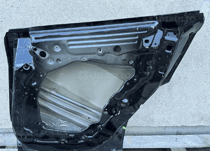 Drzwi tyl tylne prawe tesla model y 2020- bardzo ladne oryginalne 4