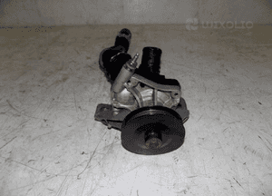 Volvo XC40 1.5 plug-in hybrid hybryda pompa wody 32257932 2