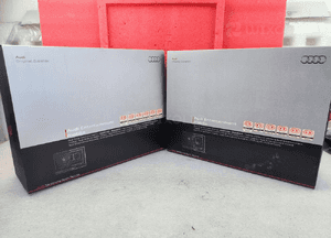 Audi OE Zestaw 2 TABLETy 2 UCHWYTy ENTERTAINMENT RSE III 4M0051700F 5