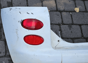 Toyota Yaris Verso zderzak tył tylny 3