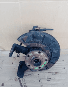 Zwrotnica piasta lewy przód przednia lewa Audi A3 8P 1.6 FSI 1