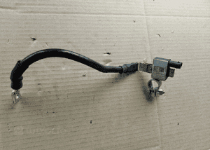 VW Passat B8 1.6 klema minus bezpiecznik akumulatora 3Q0915181A 1