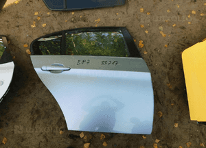 BMW E87  drzwi nr 33717 WYSYŁKA 1