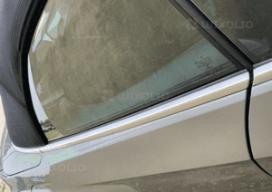 Mercedes E 207 cabrio listwa szyby przedniej przód zgarniajace chrom 4