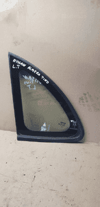 Szyba karoseryjna lewy tył tylna lewa Nissan Almera Tino AS2 01r 3