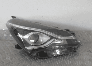 LAMPA PRZEDNIA PRZÓD PRAWA TOYOTA YARIS III 3 LIFT SOCZEWKA 2017-2020 16