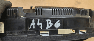 Licznik zegary Audi A4 B6 1.9 TDI 8E0920900M 10