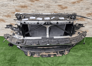 Pas przedni wzmocnie chłodnice bmw 8 G14 G15 G16 1