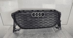 Zderzak grill audi Q4 89A black line s-line 2020-2023 oe emblemat 2