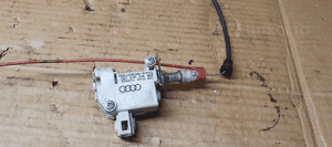 Silniczek klapki wlewu paliwa Audi A8 D3 4E0862150 2