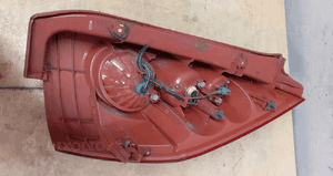 MAZDA 5 LAMPA tył tylna lewa 2