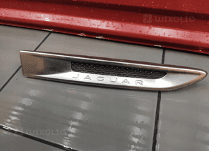 Jaguar xf ii X260 3.0D listwa błotnika prawa kratka wlot 2