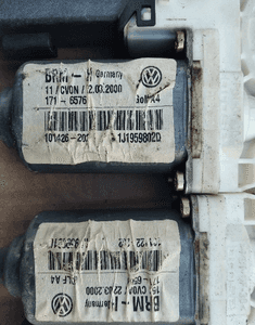 VW Golf IV 4 silniczek sterownik szyby przod przedni prawy lewy 1J1959802D 1J1959801D 2