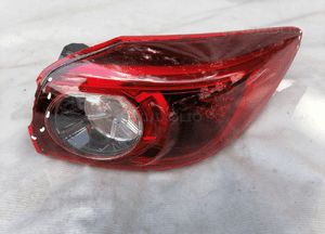 Lampa prawa prawy tył Mazda 3 BM 220-41981 1