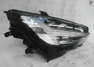 Volvo V60 ii full led lampa przednia prawa rysa na szkle 2