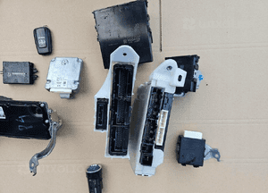 Toyota PRIUS IV 15- sterownik komputer kluczyk zestaw 3