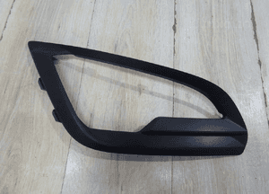 Ford ecosport prawa kratka zderzaka ramka halogenu GN15-15A298-A llu 1