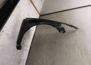VOLVO V50 S40 2 II 2004 - 2012 Błotnik przedni PRAWY 452-46 CZARNY 2
