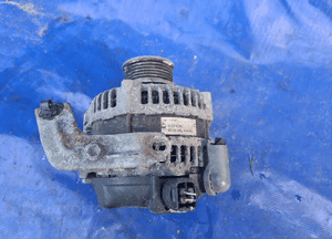 Toyota URBAN CRUISER 1.4 alternator 27060-33100 1