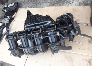 Mazda 3  5 6 Kolektor Ssący 2.0 16V LF94 2